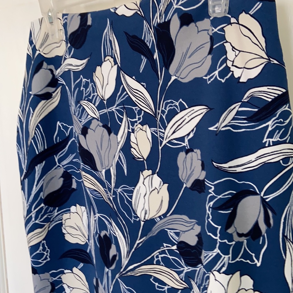 Banana Republic Floral Pencil Skirt Sz 4 - Picture 2 of 12